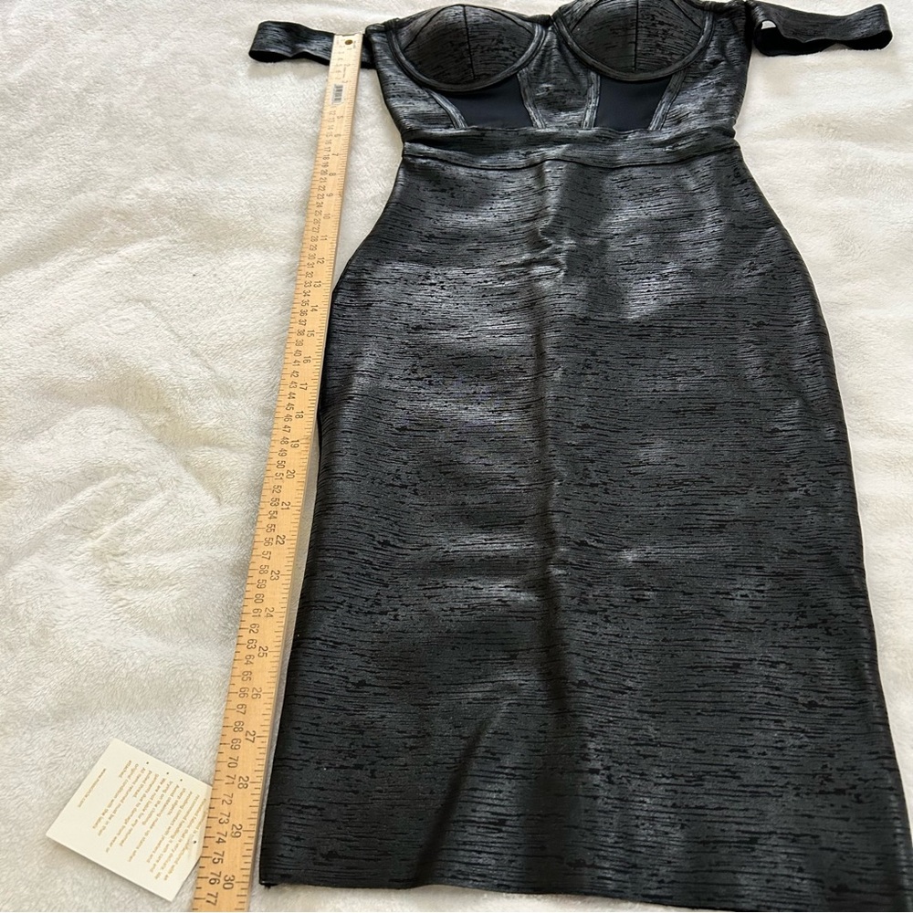 Miss Circle Elegant Black Off-Shoulder Corset Dress - Picture 6 of 16